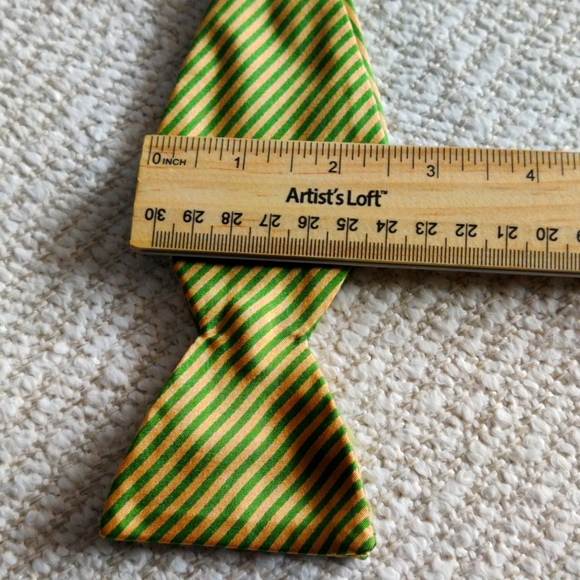 Vintage Carrot & Gibbs pure horizontal striped Silk self- tied Bowtie, size OS - Picture 6 of 9